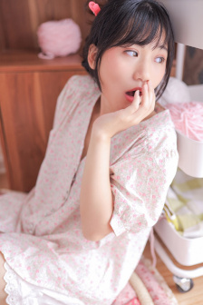 《年轻女教师》在线观看